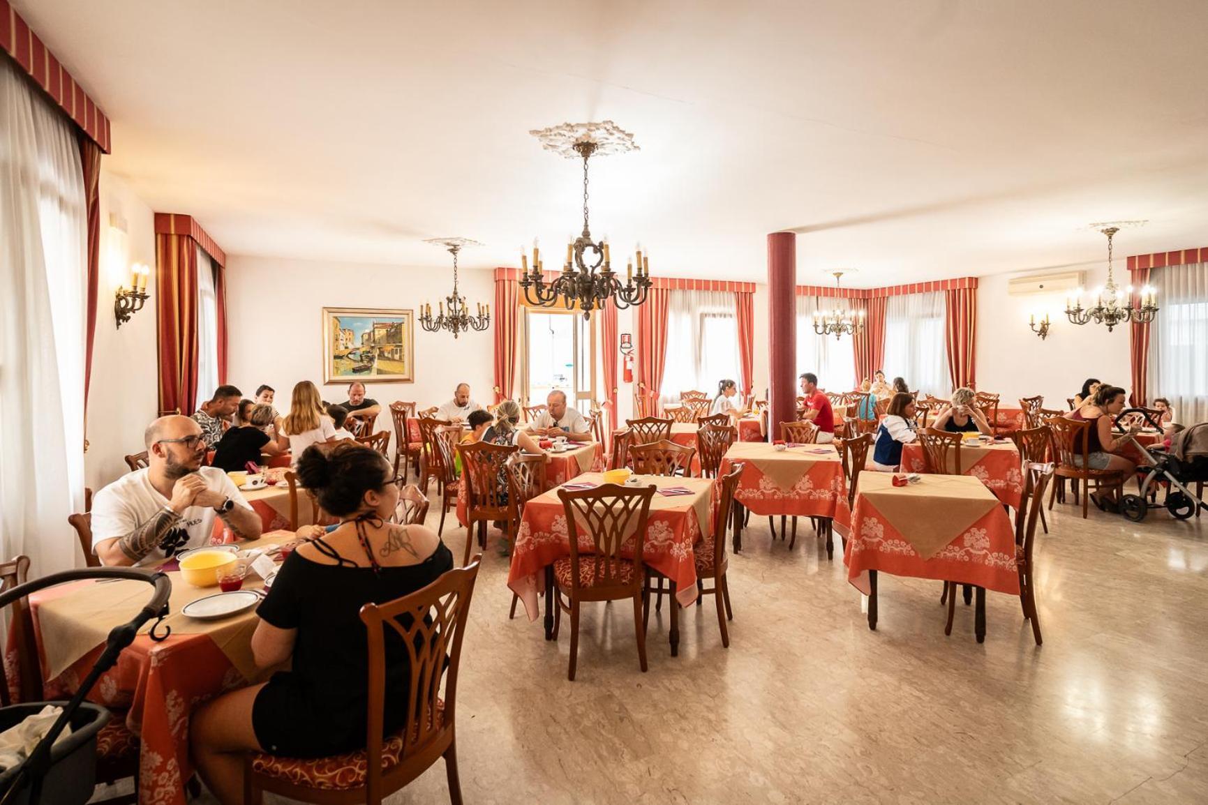Easy Hotel Meryon Sottomarina Zewnętrze zdjęcie